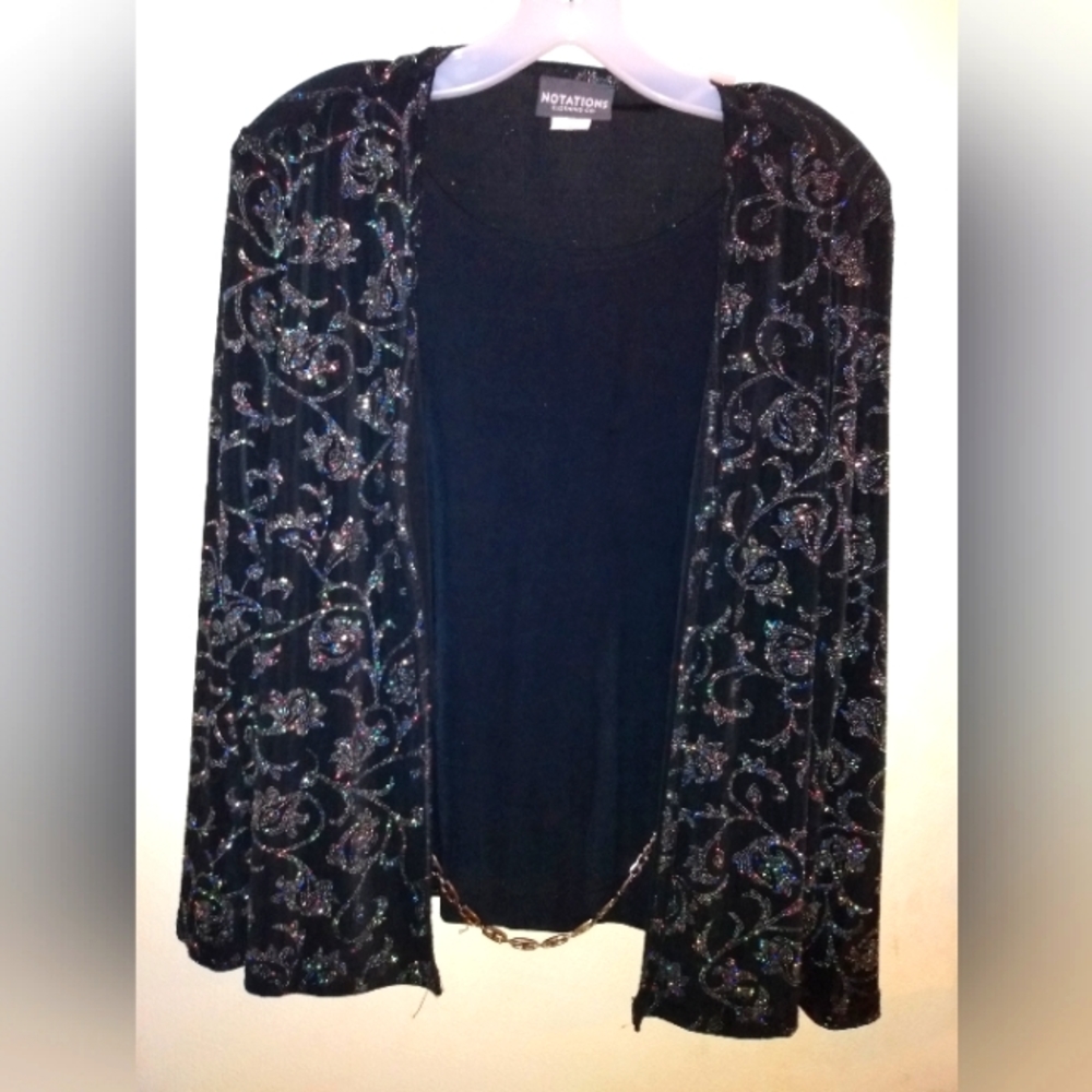 Women's Fashion Top with Made In Cover Jacket and Fashion Chain Style Belt - M